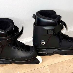 Men's Black Athletic Inline Skates